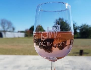 Weinglas des Weinguts Joachim Weber